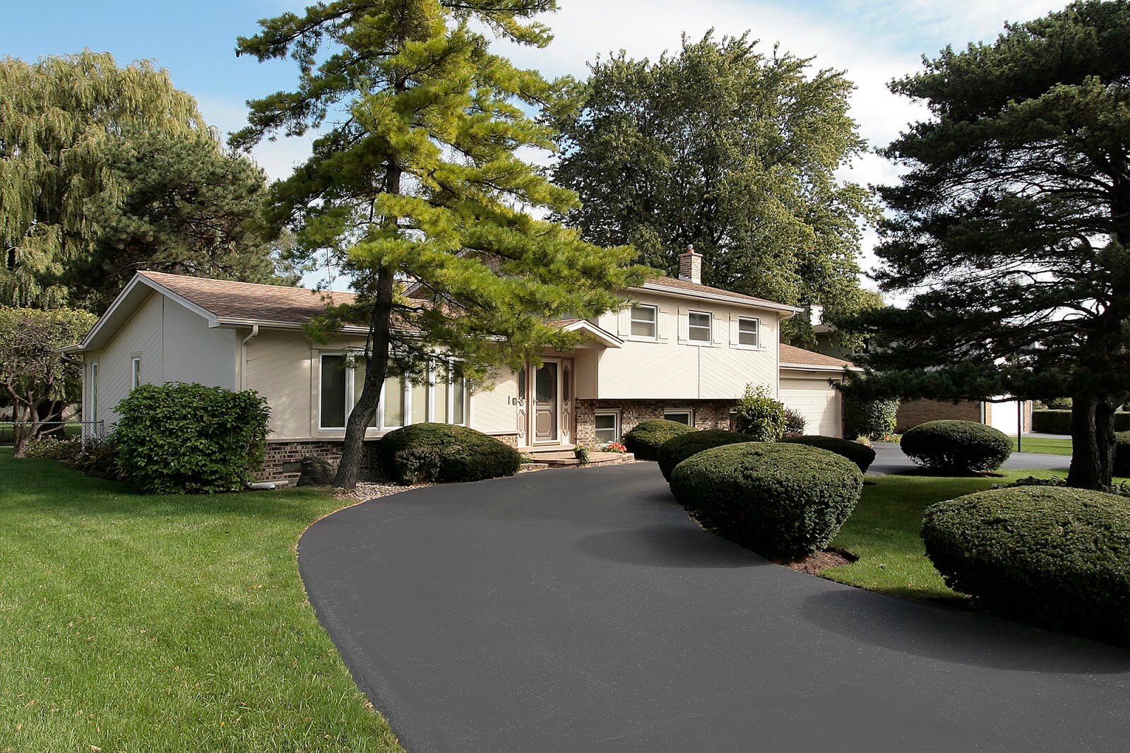 How To Maintain Your Winter Garden Concrete Driveway